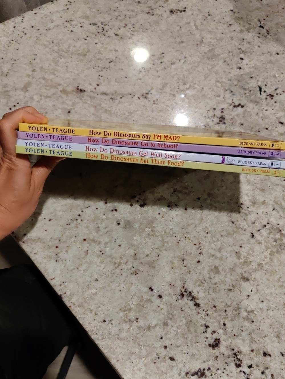 How Do Dinosaurs? Scholastic 4-Book Set Colorful Dinosaur Hardcover Vintage Y2K - Picture 3 of 13